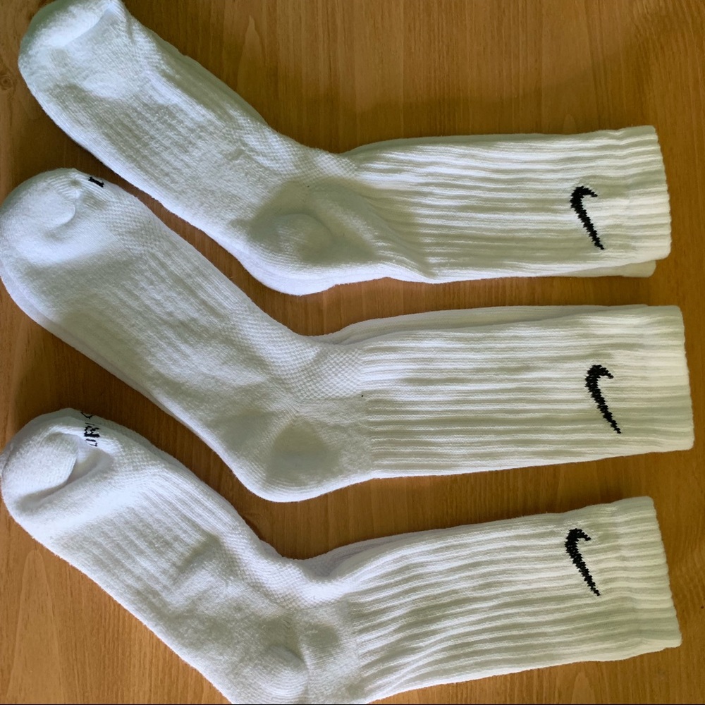 NIKE White Crew Socks